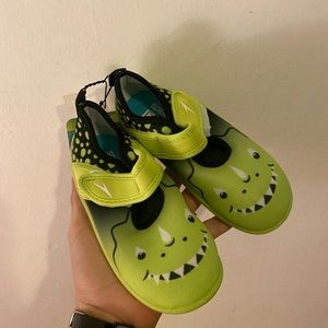 Toddler water shoes